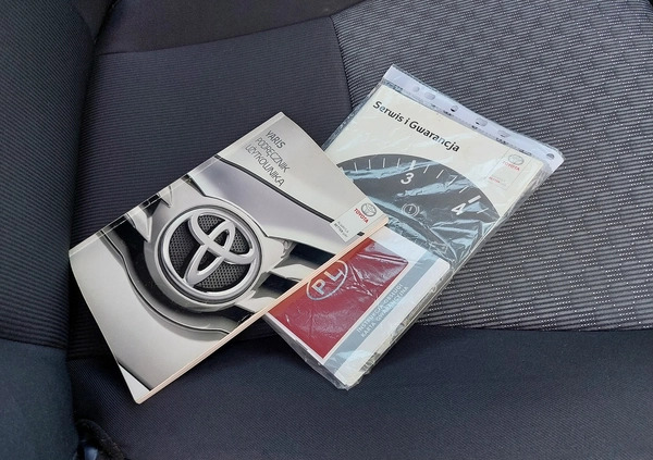 Toyota Yaris cena 42900 przebieg: 84900, rok produkcji 2015 z Sochaczew małe 106